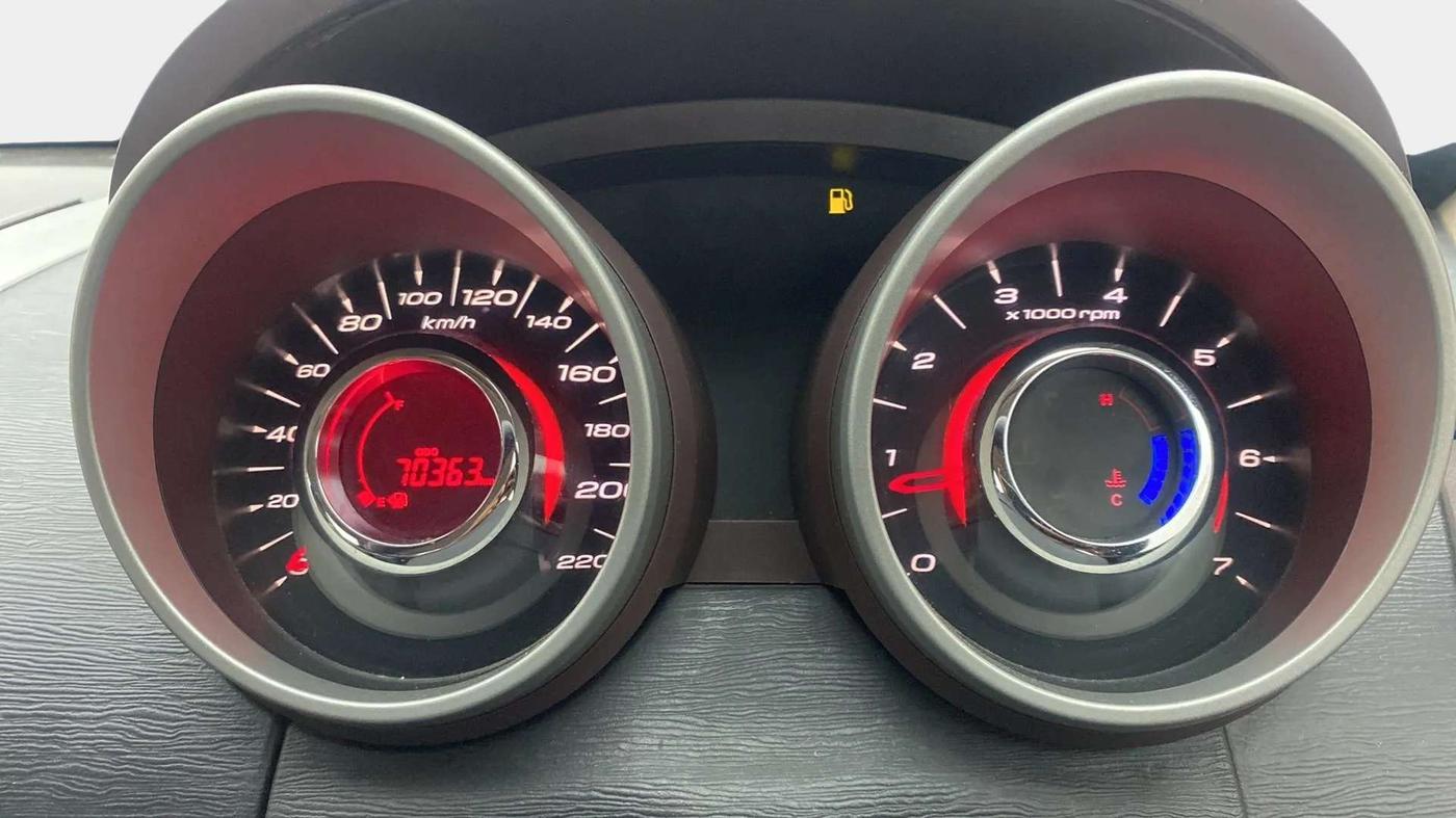 2015 Mahindra XUV500 W6, Diesel, Manual, 70,308 km, Odometer Image