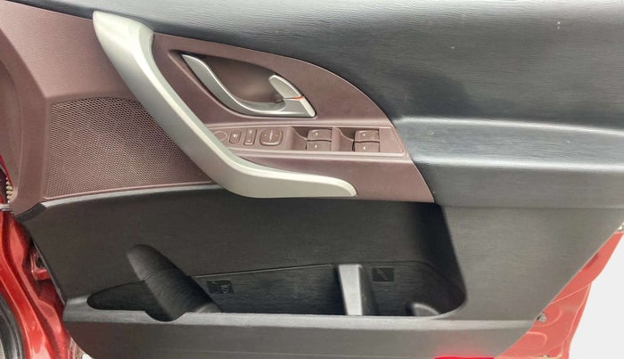 2015 Mahindra XUV500 W6, Diesel, Manual, 70,308 km, Driver Side Door Panels Control