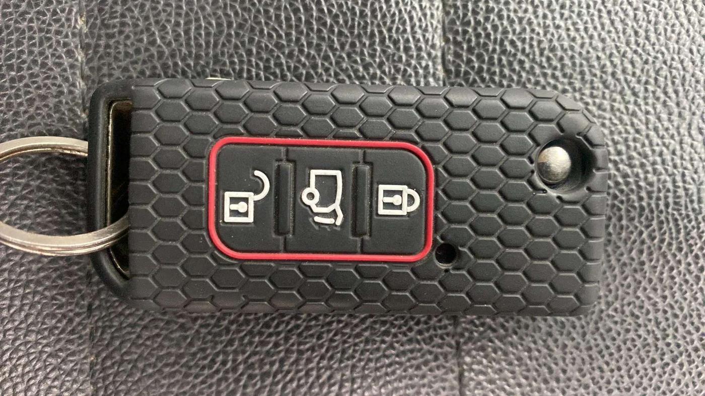2015 Mahindra XUV500 W6, Diesel, Manual, 70,308 km, Key Close Up