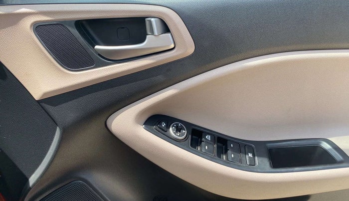 2019 Hyundai Elite i20 SPORTZ PLUS 1.2, Petrol, Manual, 9,167 km, Driver Side Door Panels Control