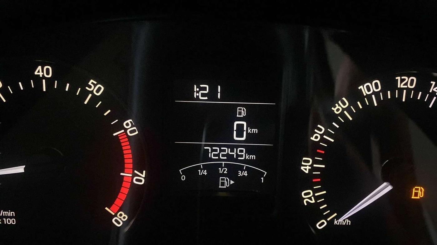 2016 Skoda Rapid STYLE 1.6 MPI, Petrol, Manual, 72,688 km, Odometer Image