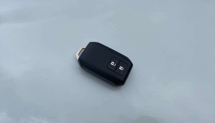 2023 Maruti Grand Vitara DELTA SMART HYBRID, Petrol, Manual, 33,016 km, Key Close Up
