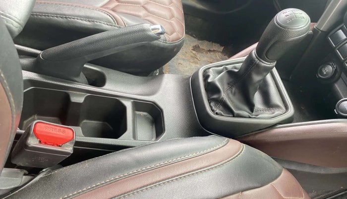 2023 Maruti Grand Vitara DELTA SMART HYBRID, Petrol, Manual, 33,016 km, Gear Lever
