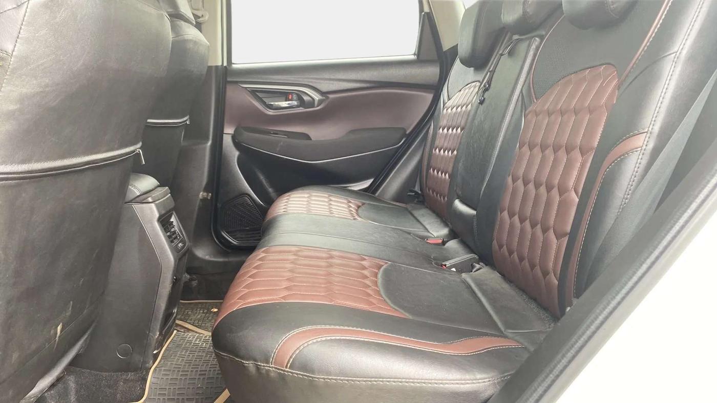 2023 Maruti Grand Vitara DELTA SMART HYBRID, Petrol, Manual, 33,016 km, Right Side Rear Door Cabin