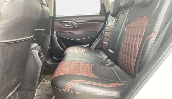 2023 Maruti Grand Vitara DELTA SMART HYBRID, Petrol, Manual, 33,016 km, Right Side Rear Door Cabin