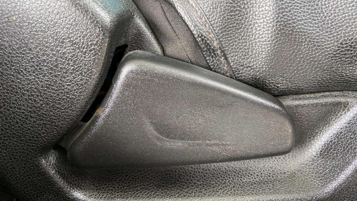 2018 Renault Kwid CLIMBER 1.0, Petrol, Manual, 29,860 km, Driver Side Adjustment Panel