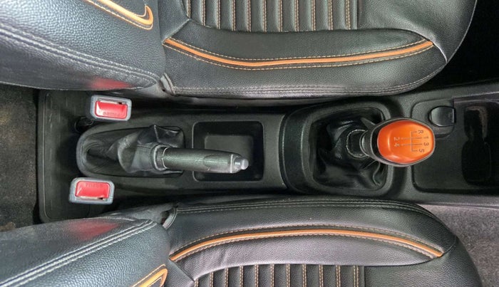 2018 Renault Kwid CLIMBER 1.0, Petrol, Manual, 29,860 km, Gear Lever