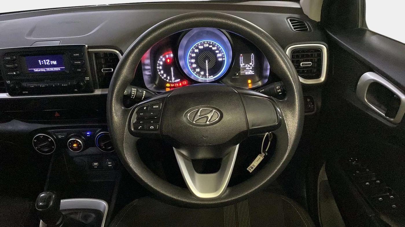 2021 Hyundai VENUE S 1.2, Petrol, Manual, 18,365 km, Steering Wheel Close Up