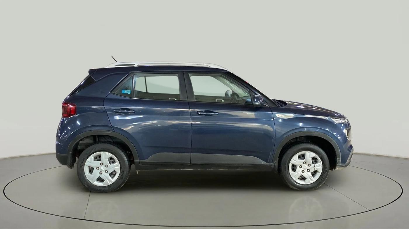 2021 Hyundai VENUE S 1.2, Petrol, Manual, 18,365 km, Right Side View