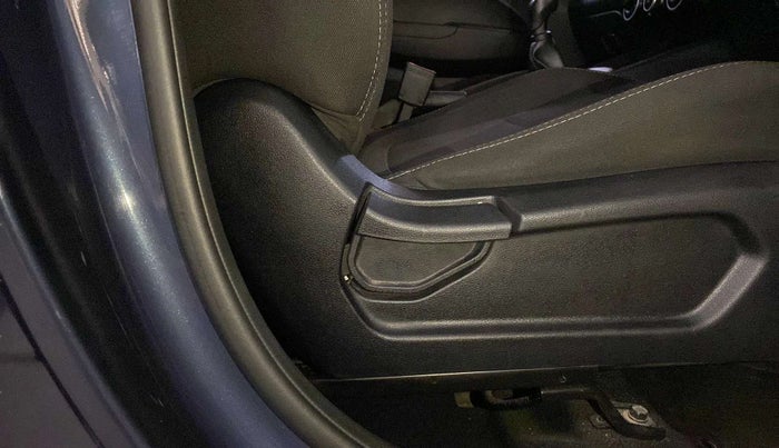 2021 Hyundai VENUE S 1.2, Petrol, Manual, 18,365 km, Driver Side Adjustment Panel