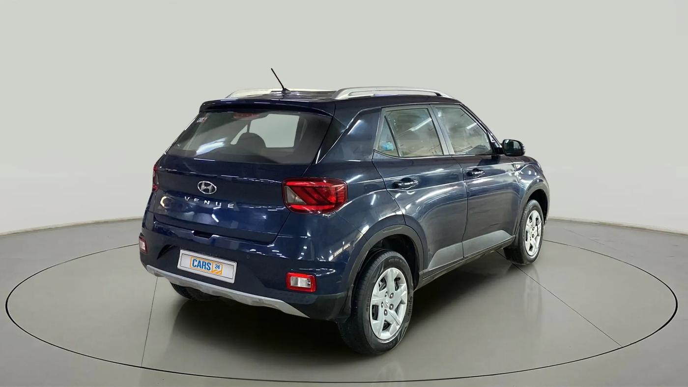 2021 Hyundai VENUE S 1.2, Petrol, Manual, 18,365 km, Right Back Diagonal