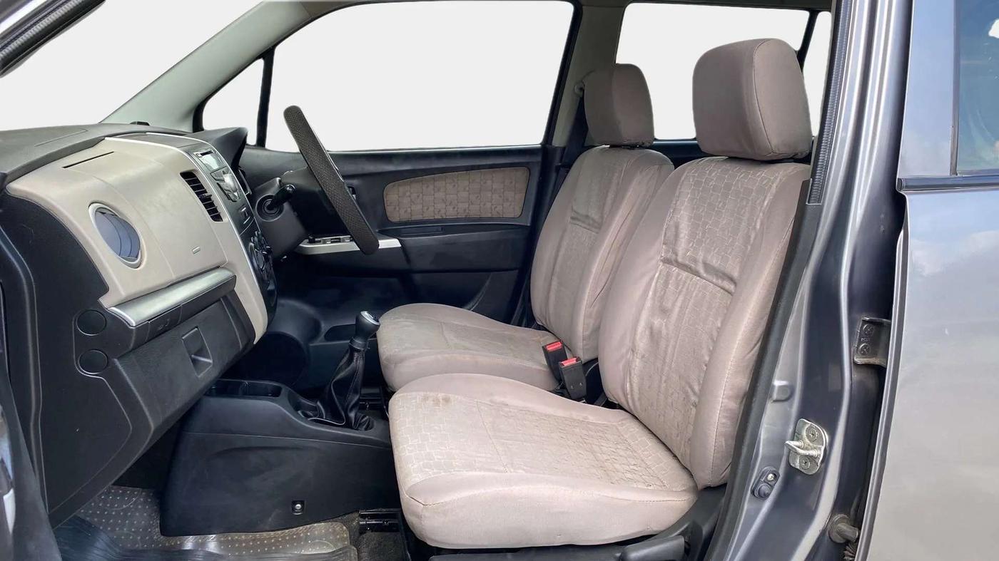 2015 Maruti Wagon R 1.0 VXI, Petrol, Manual, 69,285 km, Right Side Front Door Cabin
