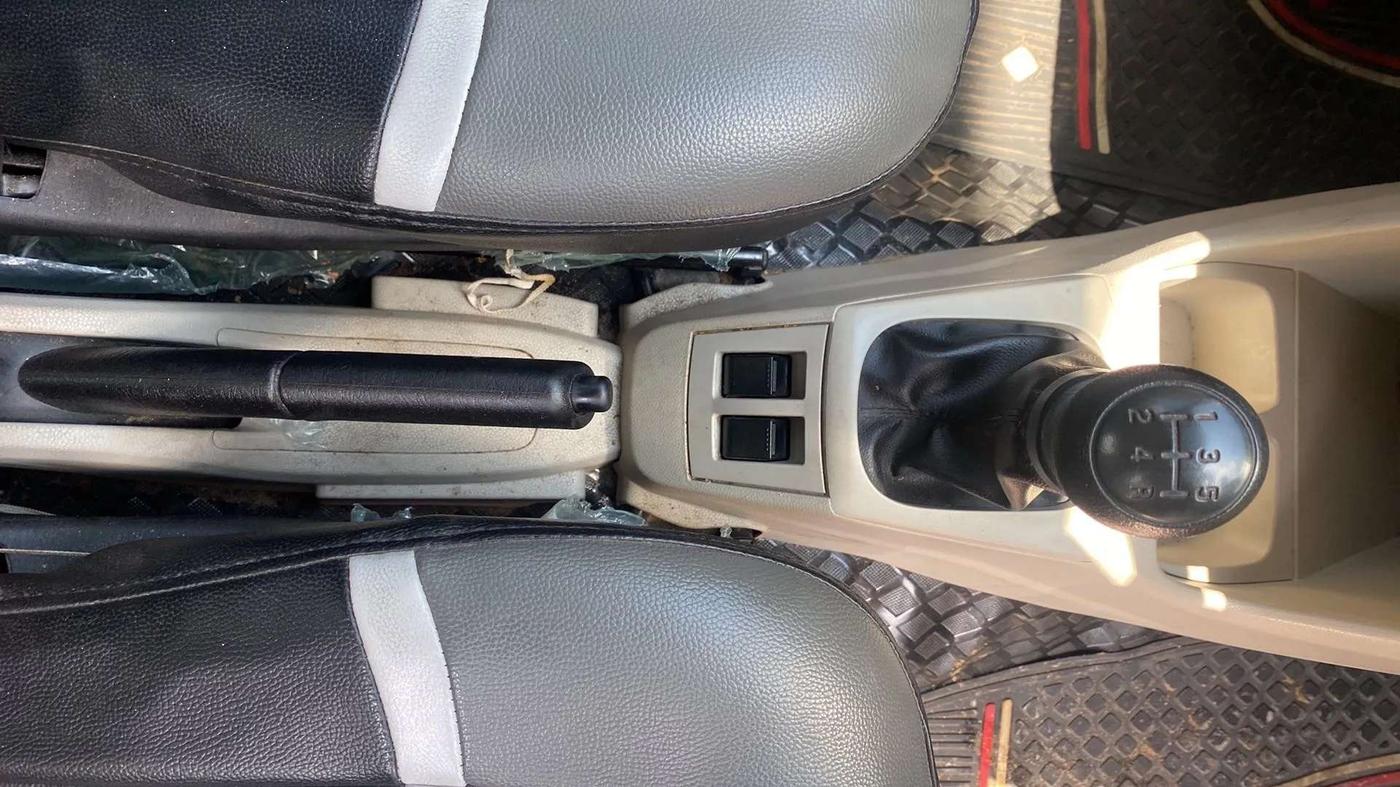 2019 Maruti Alto LXI, Petrol, Manual, 26,702 km, Gear Lever