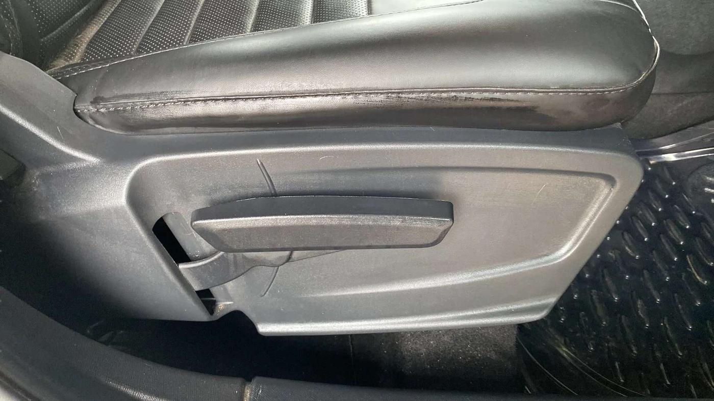 2023 Tata PUNCH ACCOMPLISHED DAZZLE PACK AMT, Petrol, Automatic, 4,029 km, Driver Side Adjustment Panel