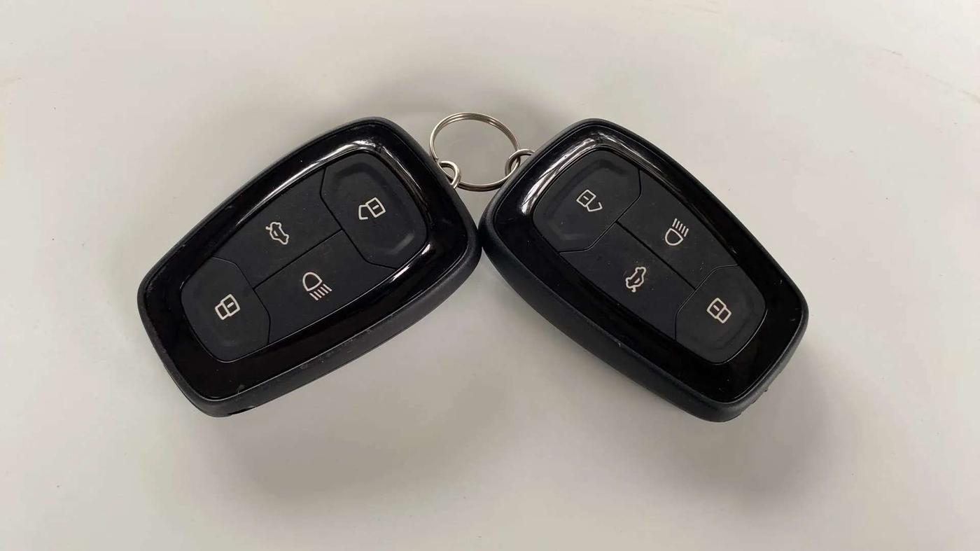 2023 Tata PUNCH ACCOMPLISHED DAZZLE PACK AMT, Petrol, Automatic, 4,029 km, Key Close Up
