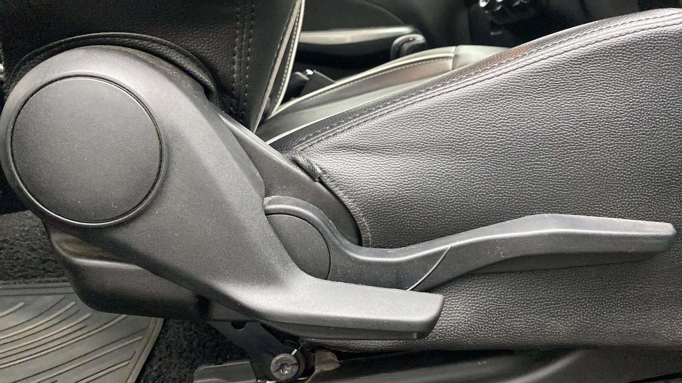 2019 Maruti Swift ZXI AMT, Petrol, Automatic, 30,384 km, Driver Side Adjustment Panel