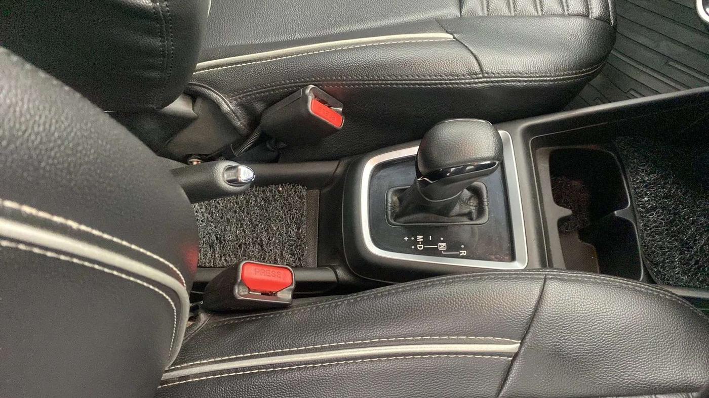 2019 Maruti Swift ZXI AMT, Petrol, Automatic, 30,384 km, Gear Lever