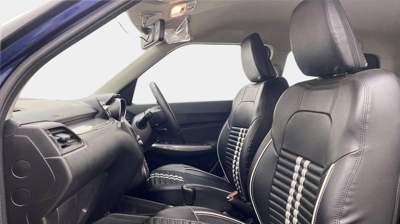 2019 Maruti Swift ZXI AMT, Petrol, Automatic, 30,384 km, Right Side Front Door Cabin