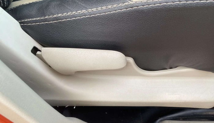 2019 Maruti Celerio VXI (O) CNG, CNG, Manual, 38,787 km, Driver Side Adjustment Panel