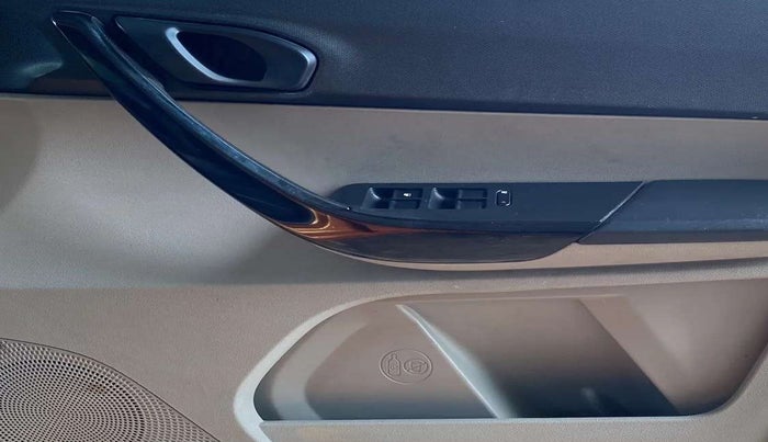2018 Tata Tiago XT PETROL, Petrol, Manual, 56,670 km, Driver Side Door Panels Control