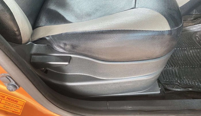 2018 Tata Tiago XT PETROL, Petrol, Manual, 56,670 km, Driver Side Adjustment Panel