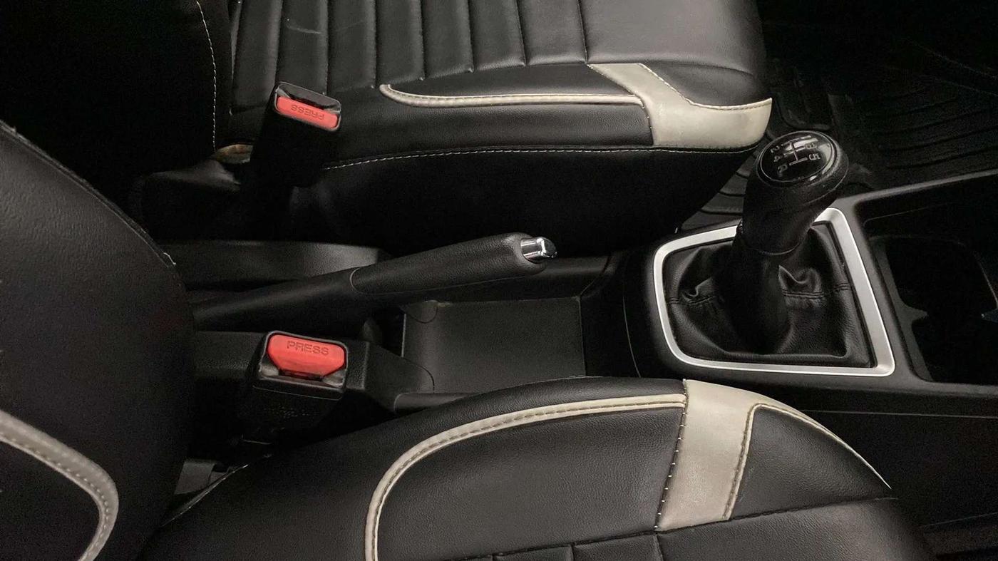 2019 Maruti Swift VXI, Petrol, Manual, 49,693 km, Gear Lever