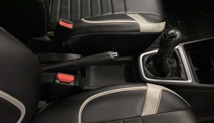 2019 Maruti Swift VXI, Petrol, Manual, 49,693 km, Gear Lever
