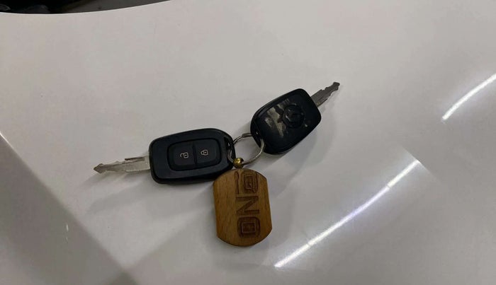 2019 Renault Kwid RXT 1.0 (O), Petrol, Manual, 13,397 km, Key Close Up