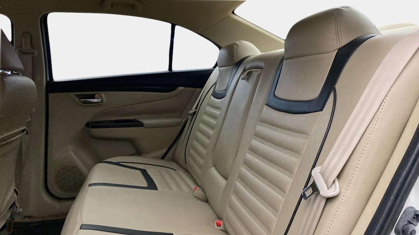2016 Maruti Ciaz VXI+, Petrol, Manual, 24,583 km, Right Side Rear Door Cabin