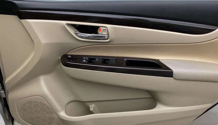 2016 Maruti Ciaz VXI+, Petrol, Manual, 24,583 km, Driver Side Door Panels Control