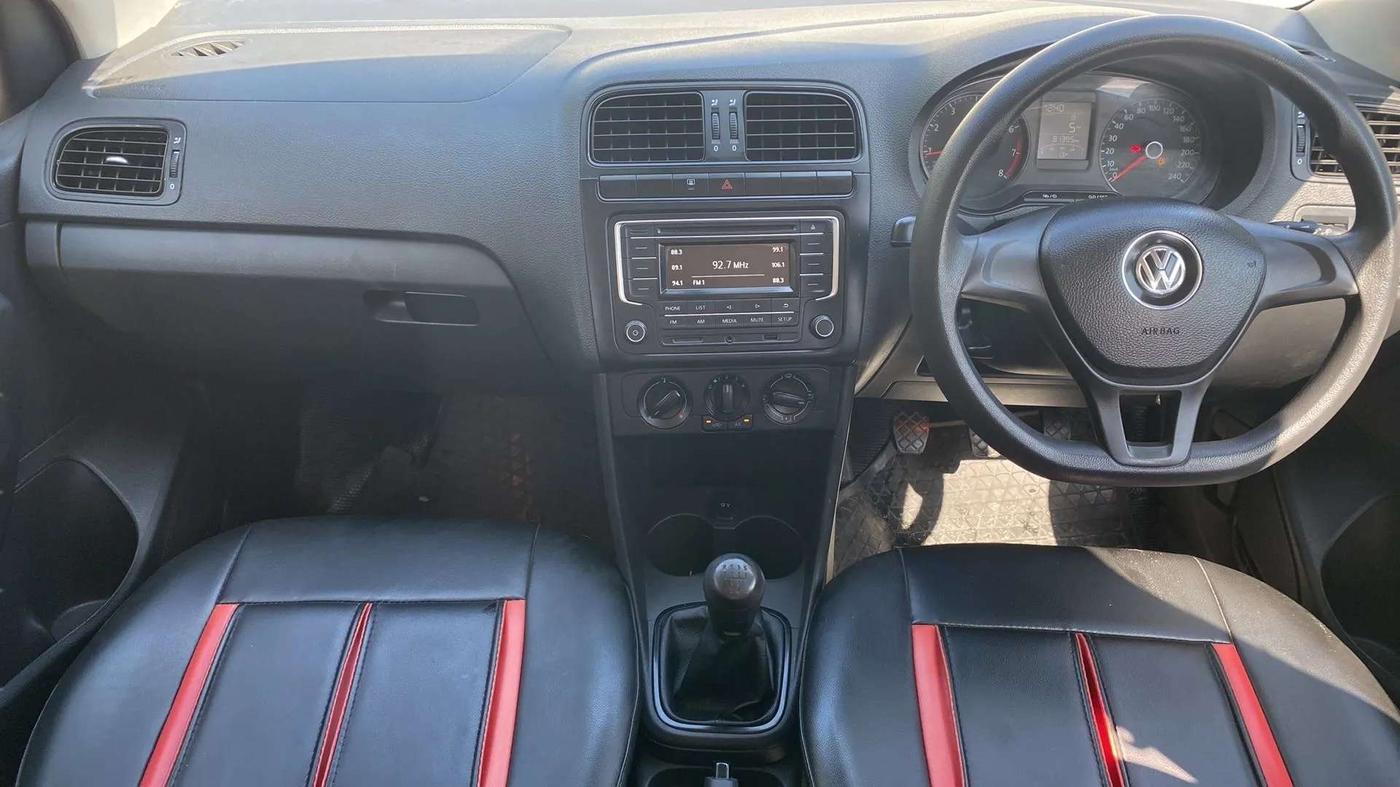 2016 Volkswagen Polo COMFORTLINE 1.2L, Petrol, Manual, 81,452 km, Dashboard