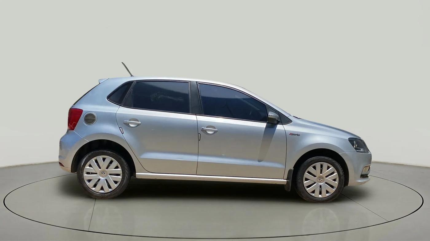 2016 Volkswagen Polo COMFORTLINE 1.2L, Petrol, Manual, 81,452 km, Right Side