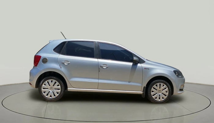 2016 Volkswagen Polo COMFORTLINE 1.2L, Petrol, Manual, 81,452 km, Right Side