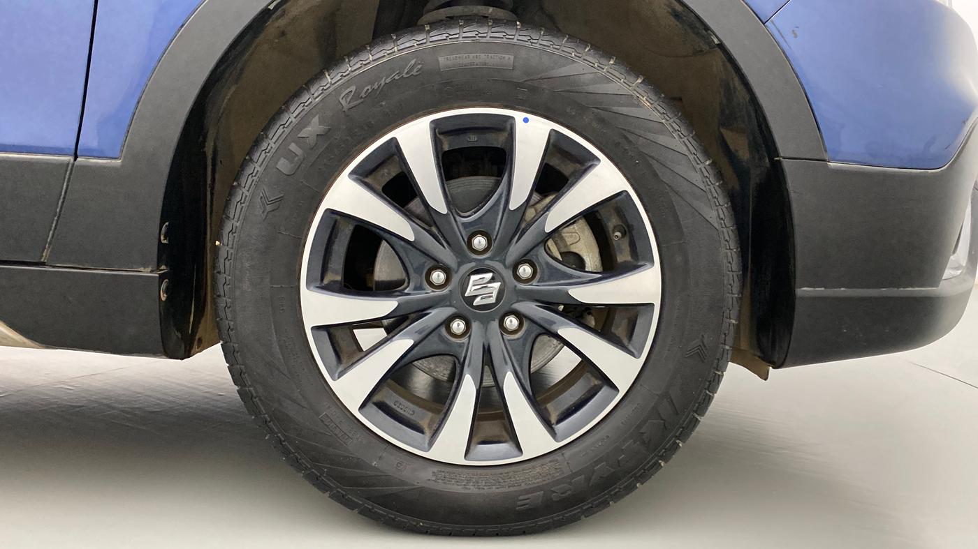 2020 Maruti S Cross ALPHA 1.5 SMART HYBRID, Petrol, Manual, 13,516 km, Right Front Wheel
