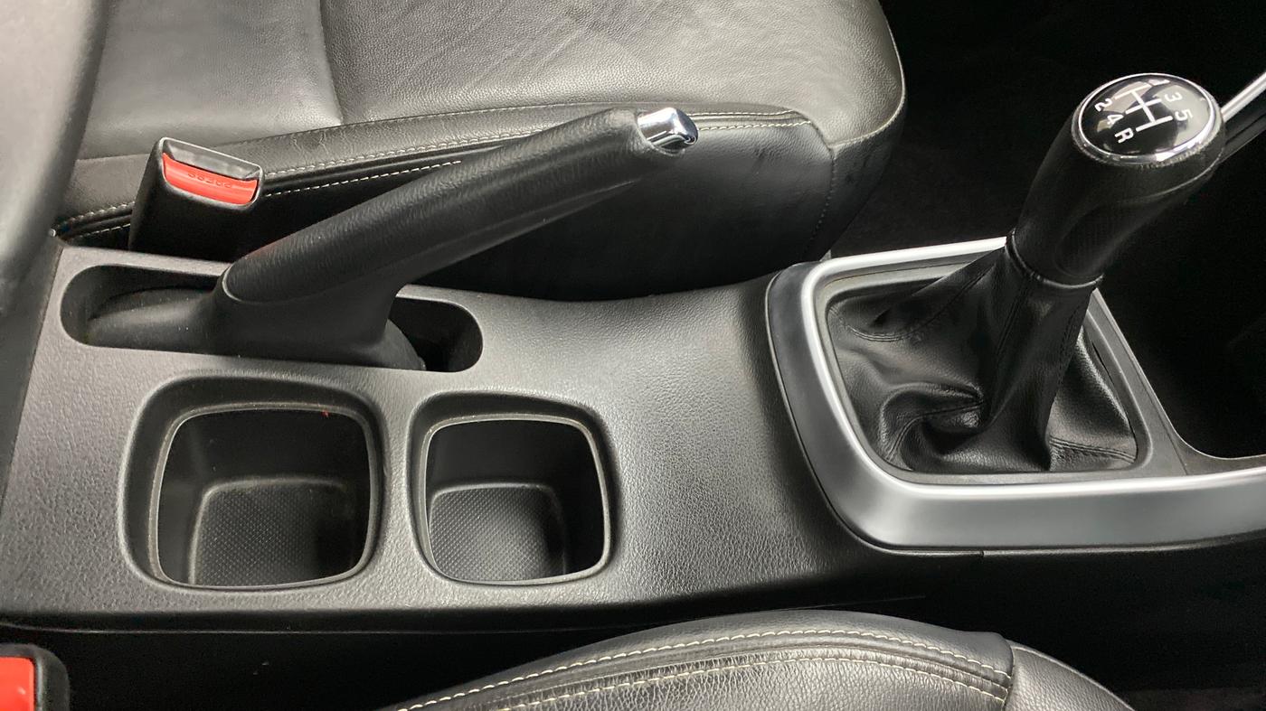 2020 Maruti S Cross ALPHA 1.5 SMART HYBRID, Petrol, Manual, 13,516 km, Gear Lever