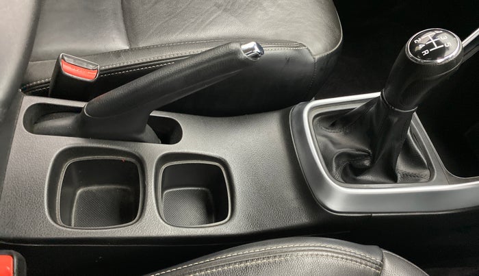 2020 Maruti S Cross ALPHA 1.5 SMART HYBRID, Petrol, Manual, 13,516 km, Gear Lever