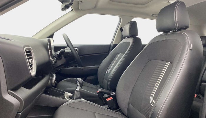 2021 Hyundai VENUE SX (O) 1.5 CRDI, Diesel, Manual, 33,733 km, Right Side Front Door Cabin