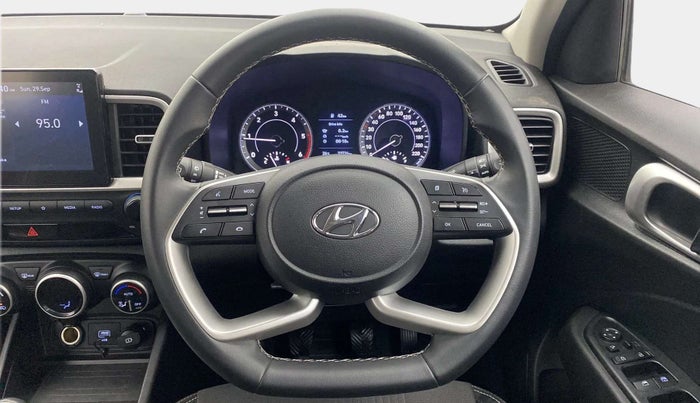 2021 Hyundai VENUE SX (O) 1.5 CRDI, Diesel, Manual, 33,733 km, Steering Wheel Close Up