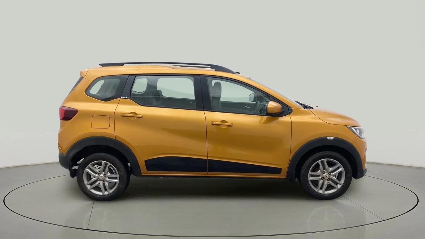 2020 Renault TRIBER RXZ, Petrol, Manual, 65,100 km, Right Side View