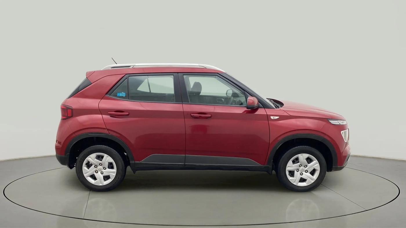 2019 Hyundai VENUE S 1.2, Petrol, Manual, 30,713 km, Right Side View