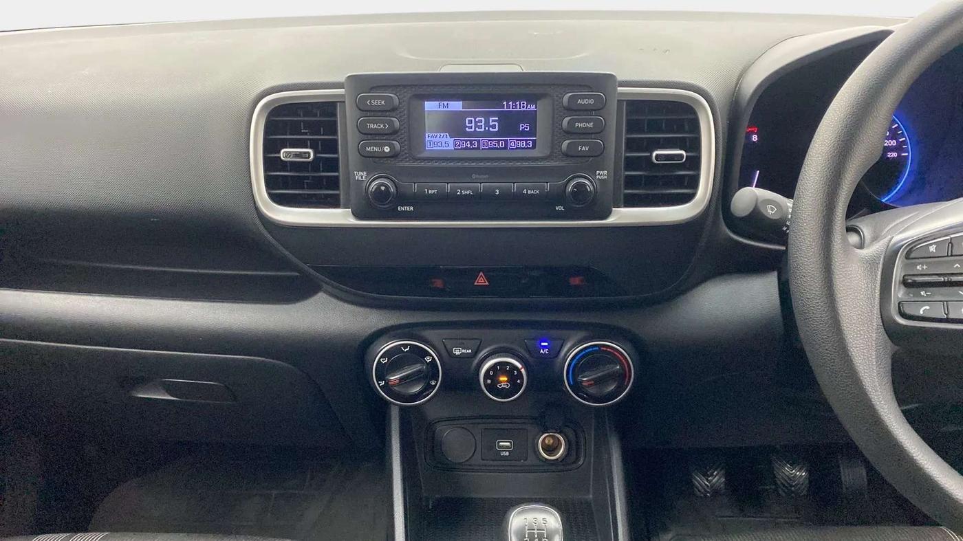 2019 Hyundai VENUE S 1.2, Petrol, Manual, 30,713 km, Air Conditioner