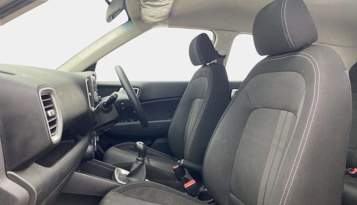 2019 Hyundai VENUE S 1.2, Petrol, Manual, 30,713 km, Right Side Front Door Cabin