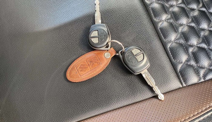 2022 Maruti BREZZA VXI SMART HYBRID, Petrol, Manual, 23,201 km, Key Close Up