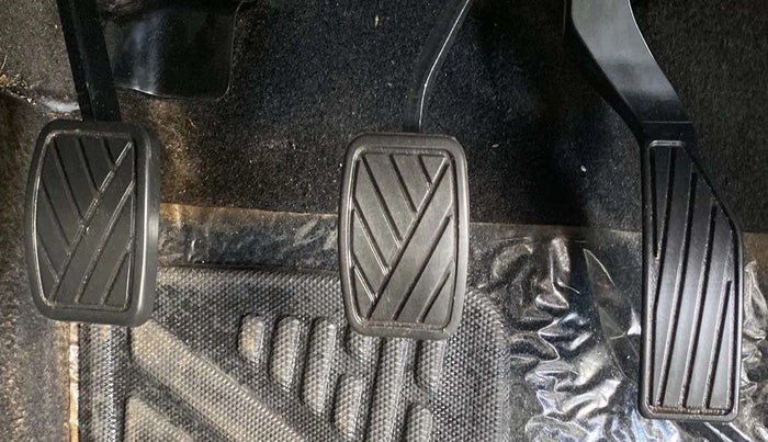 2022 Maruti BREZZA VXI SMART HYBRID, Petrol, Manual, 23,201 km, Pedals