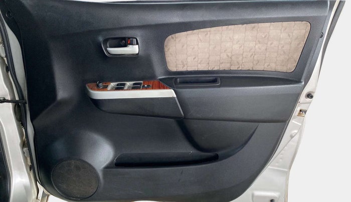 2014 Maruti Wagon R 1.0 VXI, CNG, Manual, 98,296 km, Driver Side Door Panels Control