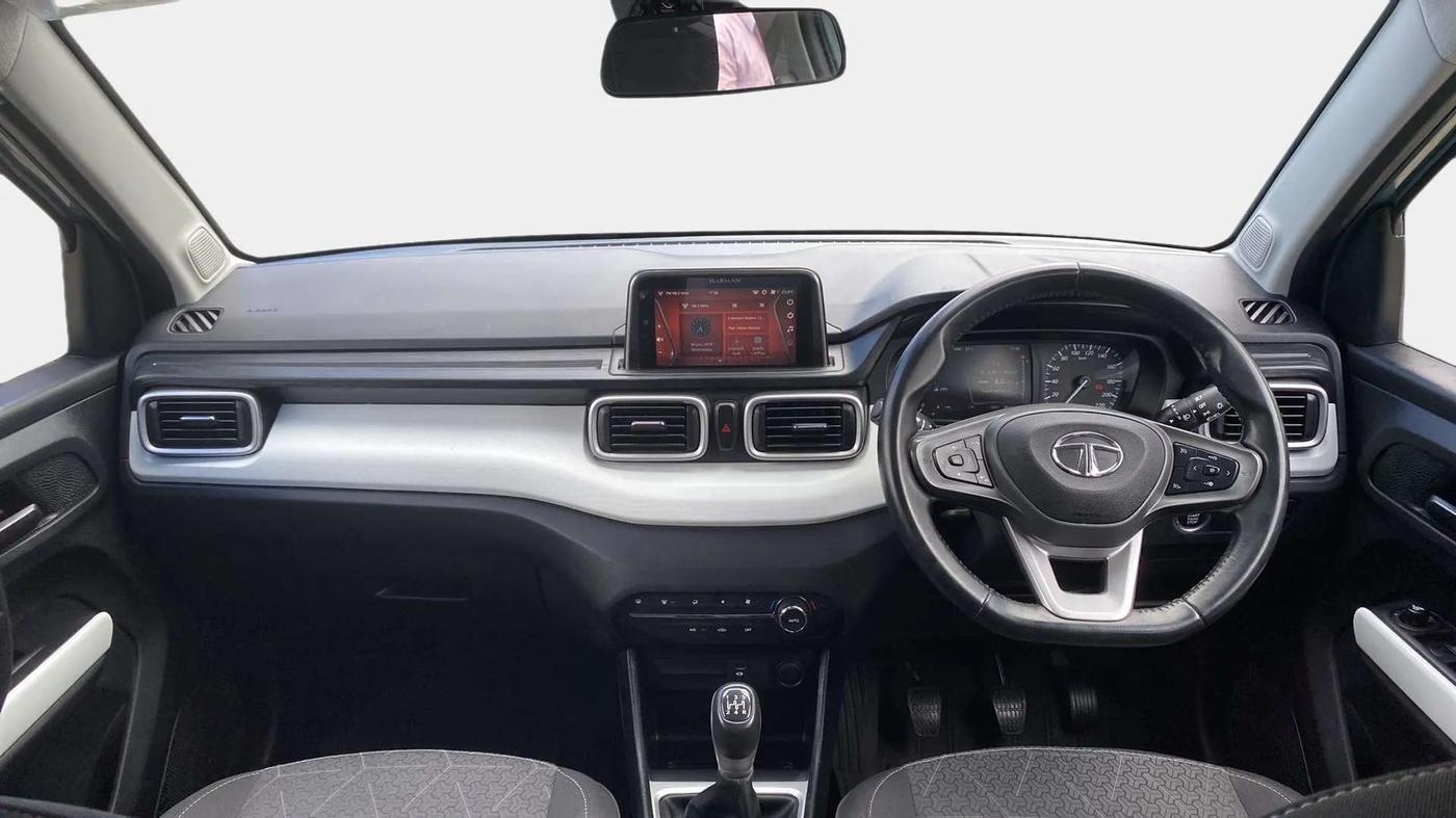 2023 Tata PUNCH CREATIVE  MT, Petrol, Manual, 3,197 km, Dashboard