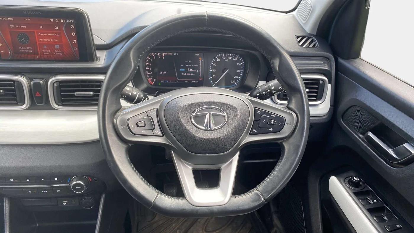 2023 Tata PUNCH CREATIVE  MT, Petrol, Manual, 3,197 km, Steering Wheel Close Up