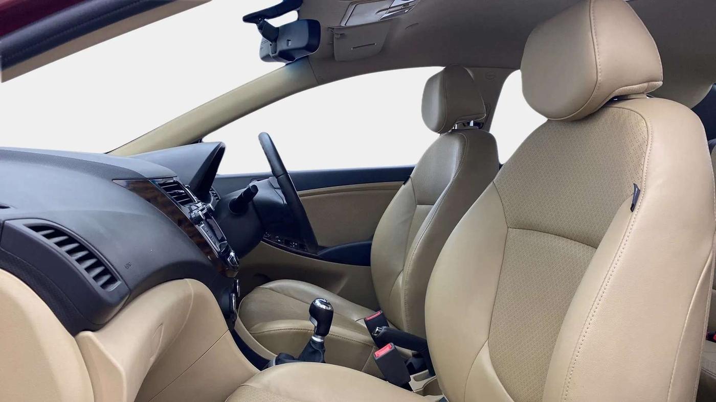 2014 Hyundai Verna FLUIDIC 1.6 VTVT SX OPT, Petrol, Manual, 37,805 km, Right Side Front Door Cabin