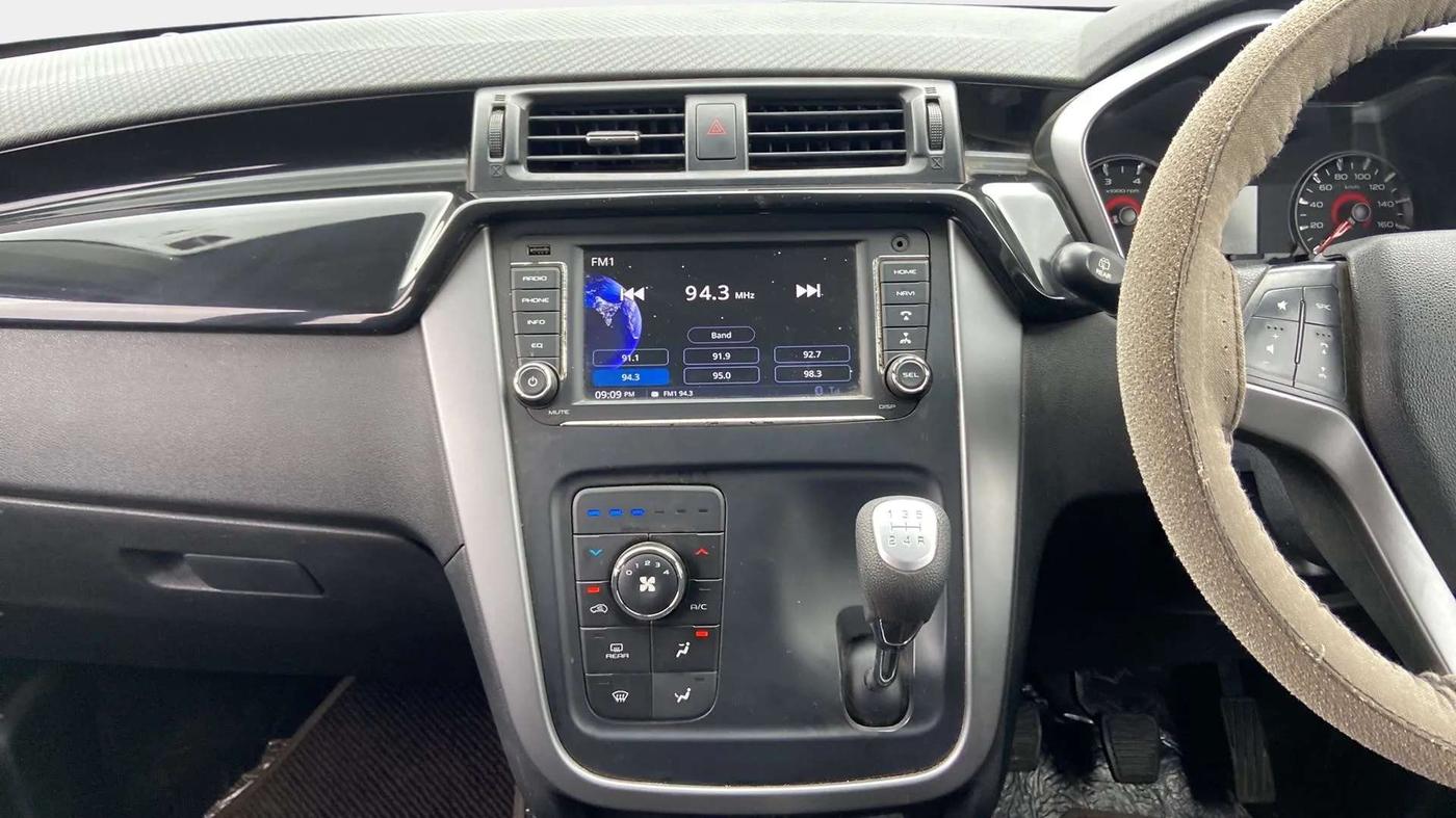2018 Mahindra KUV 100 NXT K8 P 6 STR, Petrol, Manual, 34,523 km, Air Conditioner