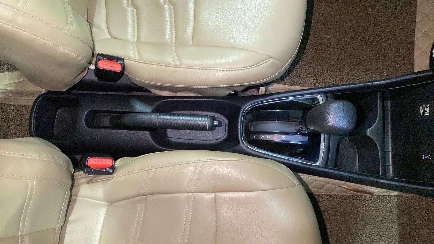 2018 Honda Amaze 1.2L I-VTEC S CVT, Petrol, Automatic, 19,643 km, Gear Lever